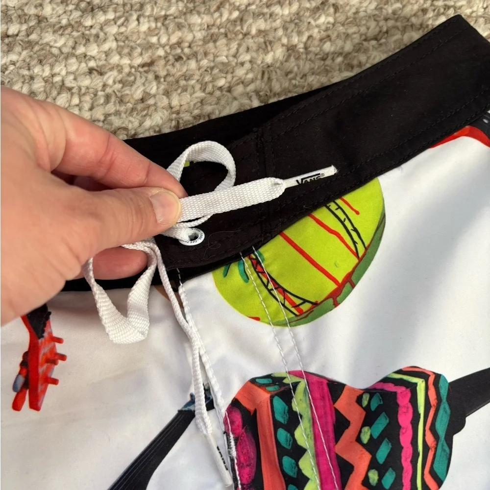 Vans Off The Wall Guitar Print Board Shorts Size 28 - Picture 7 of 13